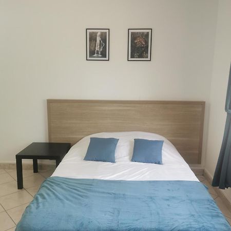 Appartement 5 , Disneyland - Parking Gratuit - Maison Des Platanes Meaux Exterior photo